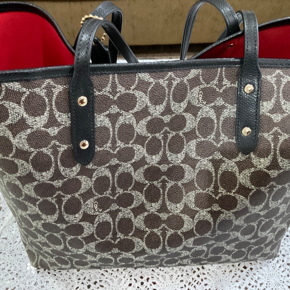 COACH SIGNATURE CANVAS CITY TOTE - Picture 6 of 9